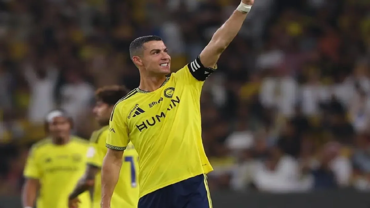 Cristiano Ronaldo marca hat-trick e chega a 985 gols na carreira