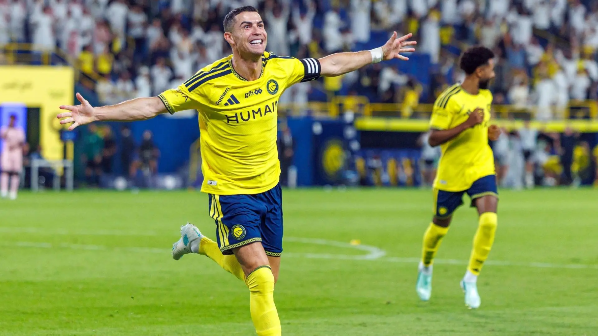 Cristiano Ronaldo marca três gols na vitória do Al-Nassr e chega a 985 na carreira