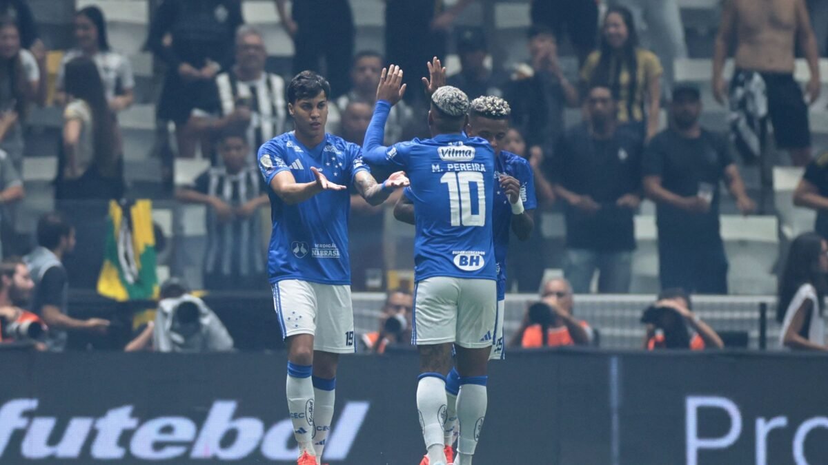 Cruzeiro vence o Atlético-MG por 1 a 0 com gol relâmpago de Kaio Jorge pelo Brasileirão