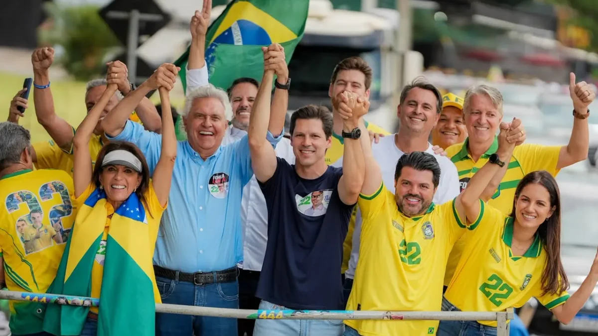 Daniel Vilela defende mudança no Brasil em carreatas pró-Flávio Bolsonaro em Goiás