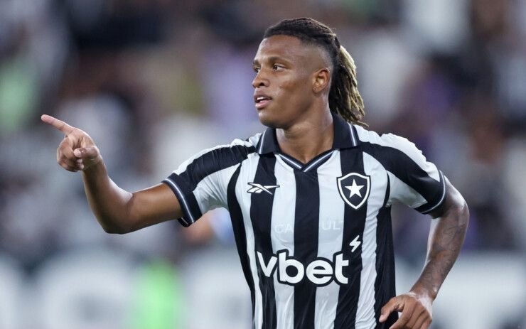 Danilo chama torcida para lotar o Nilton Santos contra a Chapecoense