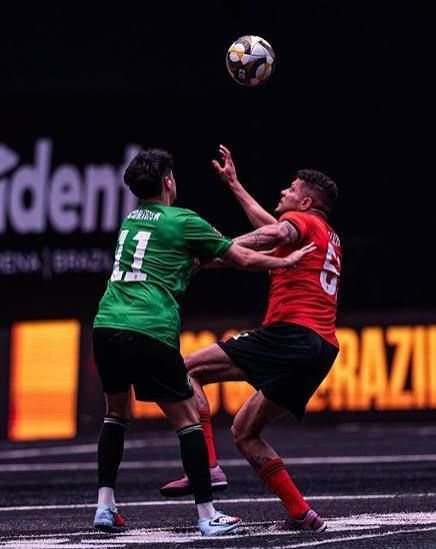 De Free Fire à Kings League, Fluxo e LOUD levam rivalidade de cinco anos para o futebol