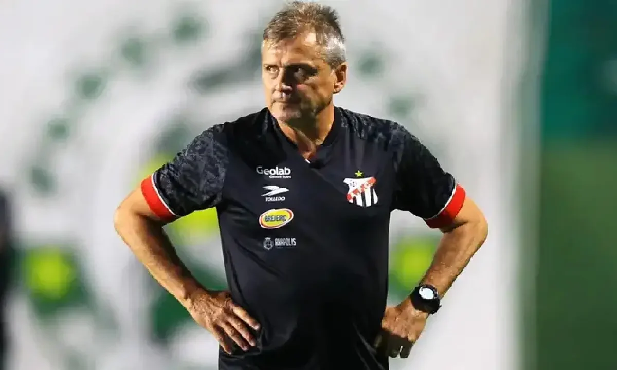 De olho no Goianão 2027 e na Série D, Crac anuncia novo treinador