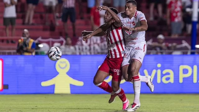 De volta ao topo! Vila Nova vence Náutico nos Aflitos e reassume liderança da Série B