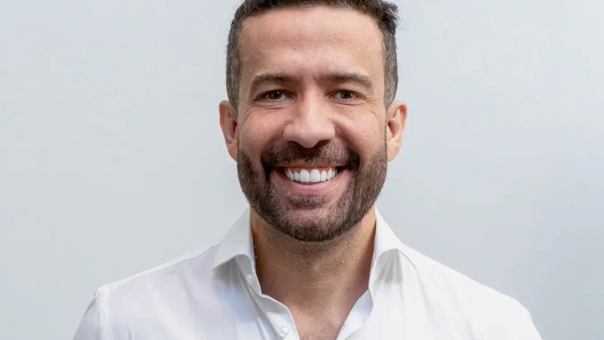 Deputado André Janones é internado na UTI após arritmia cardíaca
