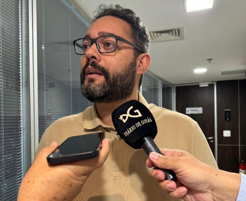 Deputados aliados a Daniel Vilela preparam Emenda Constitucional proibindo reeleição para presidência da Alego