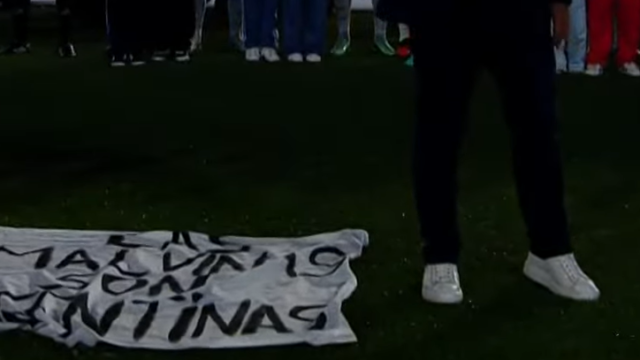Despedida de Messi: Argentina expõe bandeira polêmica sobre as Malvinas