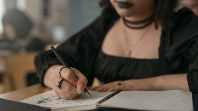 Dia do Poeta terá sarau gratuito com música, dança e livros em Aparecida