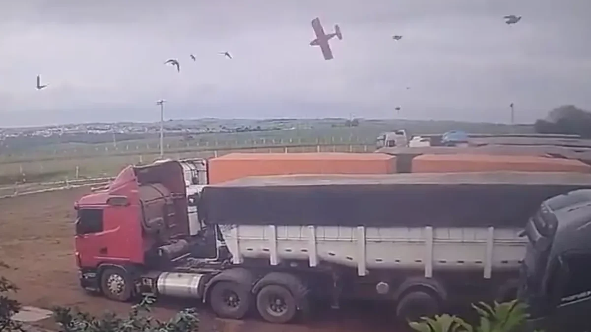 Duas pessoas morrem após queda de avião monomotor em Orlândia (SP)