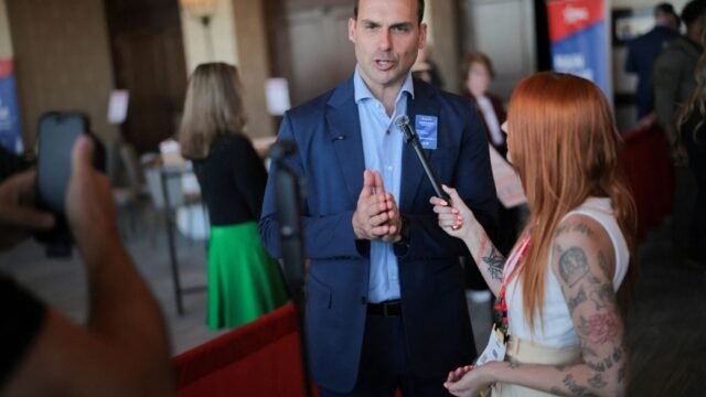 Eduardo Bolsonaro desafia Moraes após ordem de prisão: “Não foi hoje”