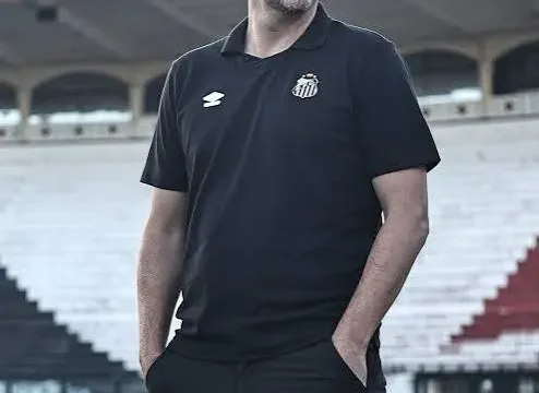 Elano quer resgatar DNA ofensivo do Santos nas categorias de base