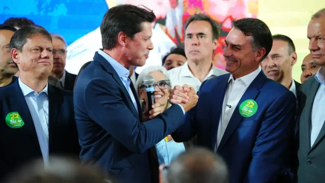 Em evento de apoio a Flávio Bolsonaro, Daniel Vilela pede inspiração em gestão de Michel Temer