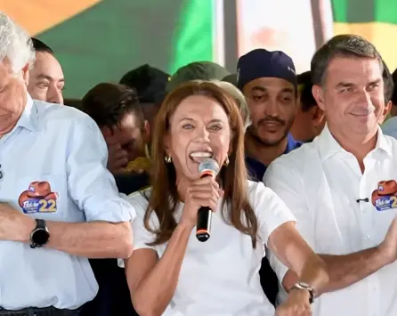 “Estou aqui por convicção”, diz Gracinha Caiado ao declarar apoio a Flávio Bolsonaro