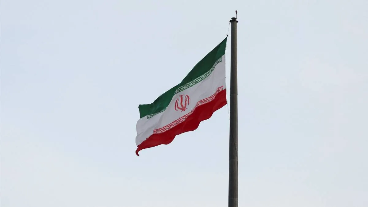 Estudante iraniana de 23 anos é condenada à pena de morte por postagens nas redes sociais