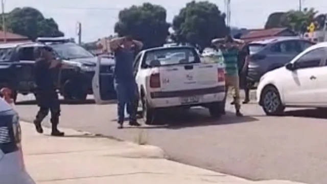 Ex-servidores da prefeitura de Aparecida são presos suspeitos de furtar 16 ar-condicionados