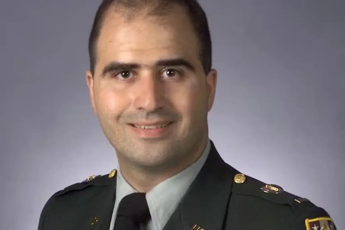 Execução de ex-major por fuzilamento será transmitida ao vivo após aprovação de Trump