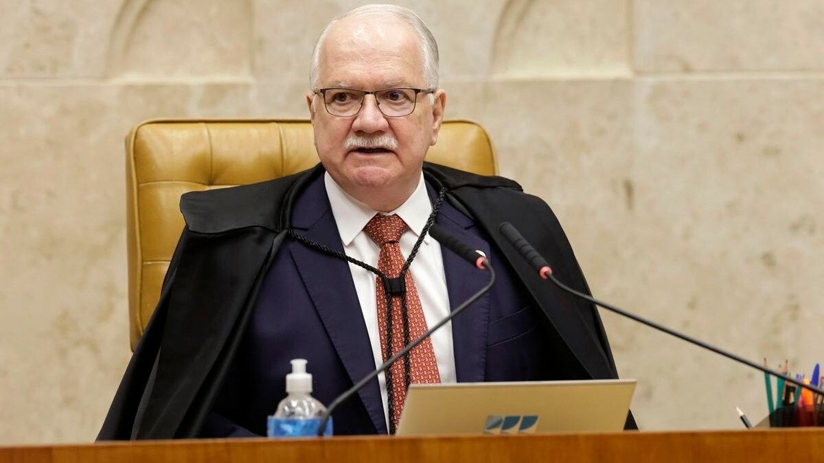 Fachin arquiva mais cinco investigações do Inquérito das Fake News