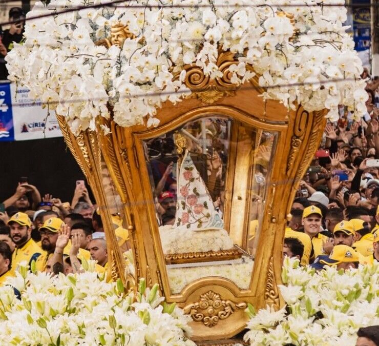 Fafá de Belém reúne famosos para celebrar cultura e fé durante Círio de Nazaré