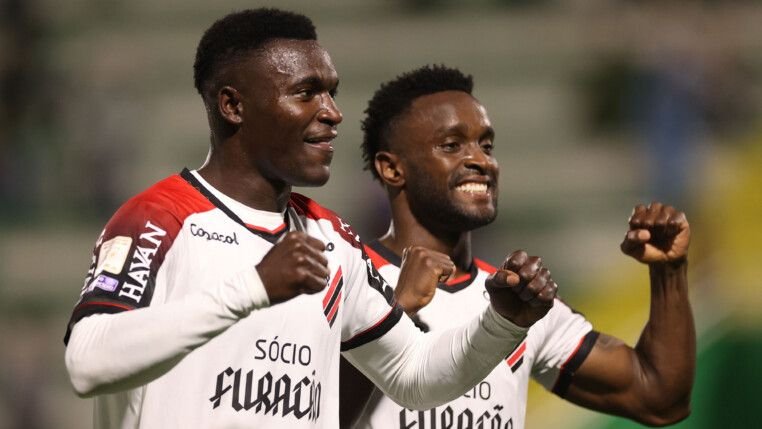feed-image-1791907052 Viveros supera Tevez e estabelece recorde entre estrangeiros estreantes no Brasileirão