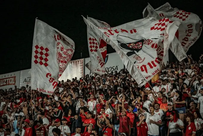 feed-image-1791912595 Em menos de quatro horas, torcida do Vila Nova esgota ingressos para duelo com o Novorizontino