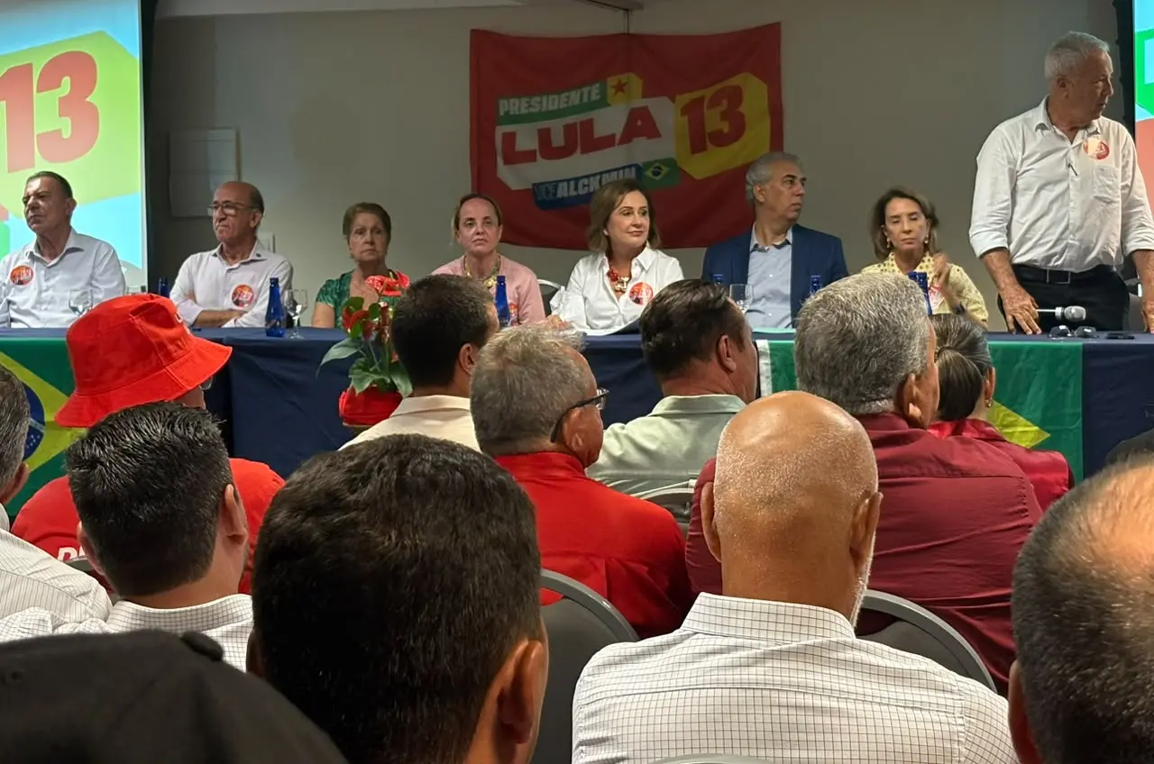 feed-image-1792594250 Encontro do centro democrático reúne partidos, aliados e autoridades políticas em apoio a Lula