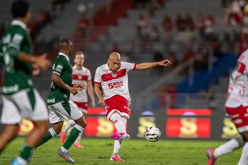 feed-image-1792595917 Mozart, Daniel Paulista e Atlético: o roteiro improvável que pode decidir o destino do Goiás na Série B