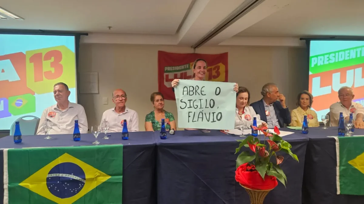 Filha de Lula chama Flávio de “moleque” em ato pró-Lula com lideranças do PSDB em Goiânia