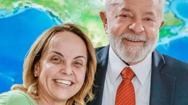 Filha de Lula, José Eliton e Kátia Abreu participam de ato em Goiânia
