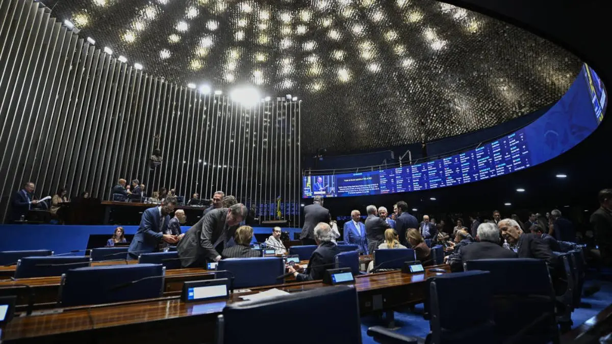 Fim da escala 6×1: governo Lula tenta votar semana que vem e oposição busca adiar votação