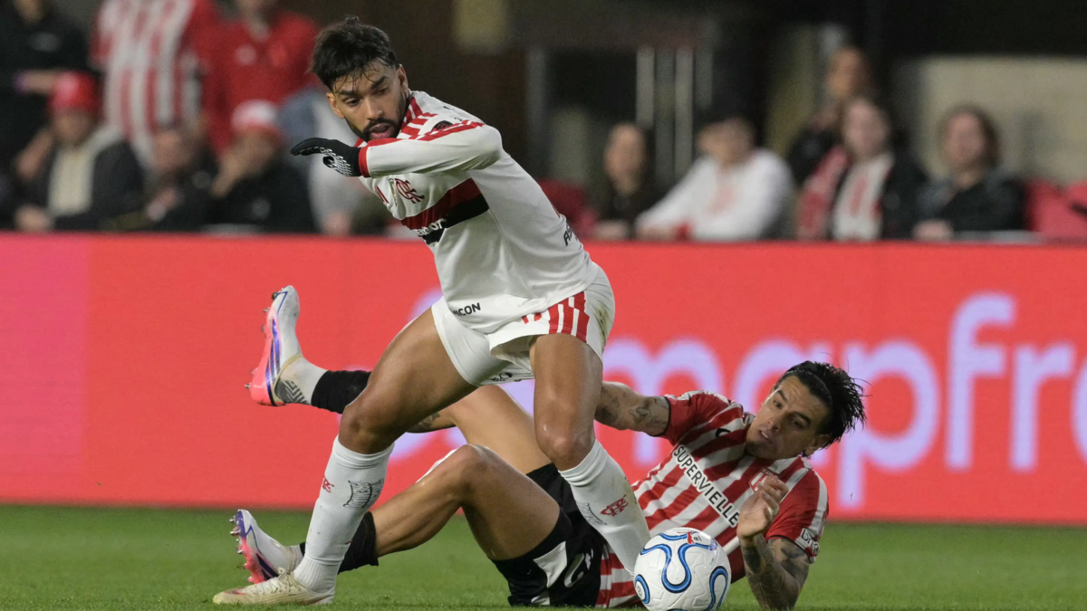 Flamengo empata com Estudiantes na Argentina e fica a uma vitória da final da Libertadores