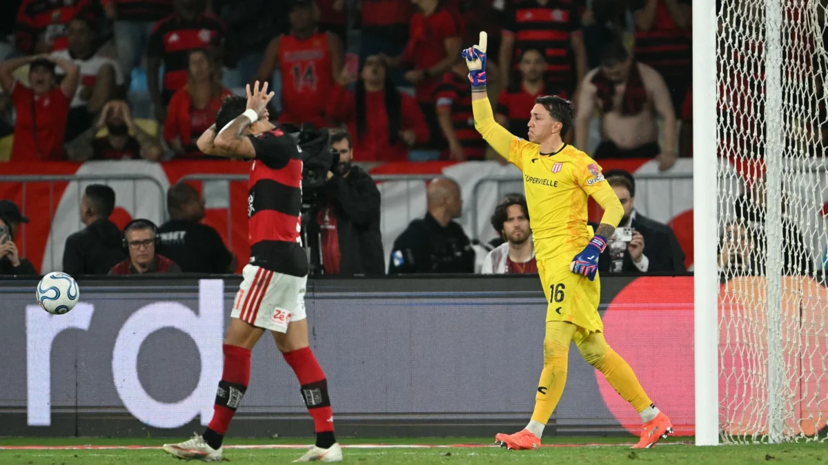 Flamengo perde para o Estudiantes nos pênaltis e está fora da Libertadores
