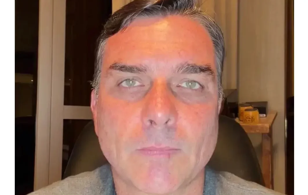 Flávio Bolsonaro diz que fuga não é fraqueza e fala em ‘novas eleições’ antes de 2030