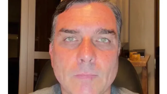 Flávio Bolsonaro diz que fuga não é fraqueza e fala em ‘novas eleições’ antes de 2030