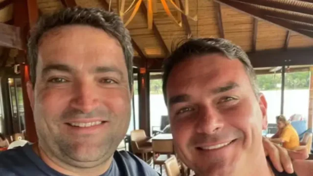 Flávio Bolsonaro é investigado pela PF por suspeita de lavagem de dinheiro com advogado Willer Tomaz