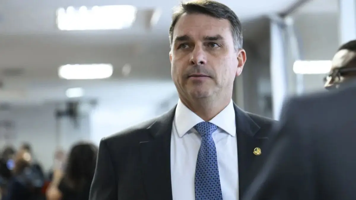 Flávio Bolsonaro impõe condições para liberar sigilos; veja todas as 19 exigências