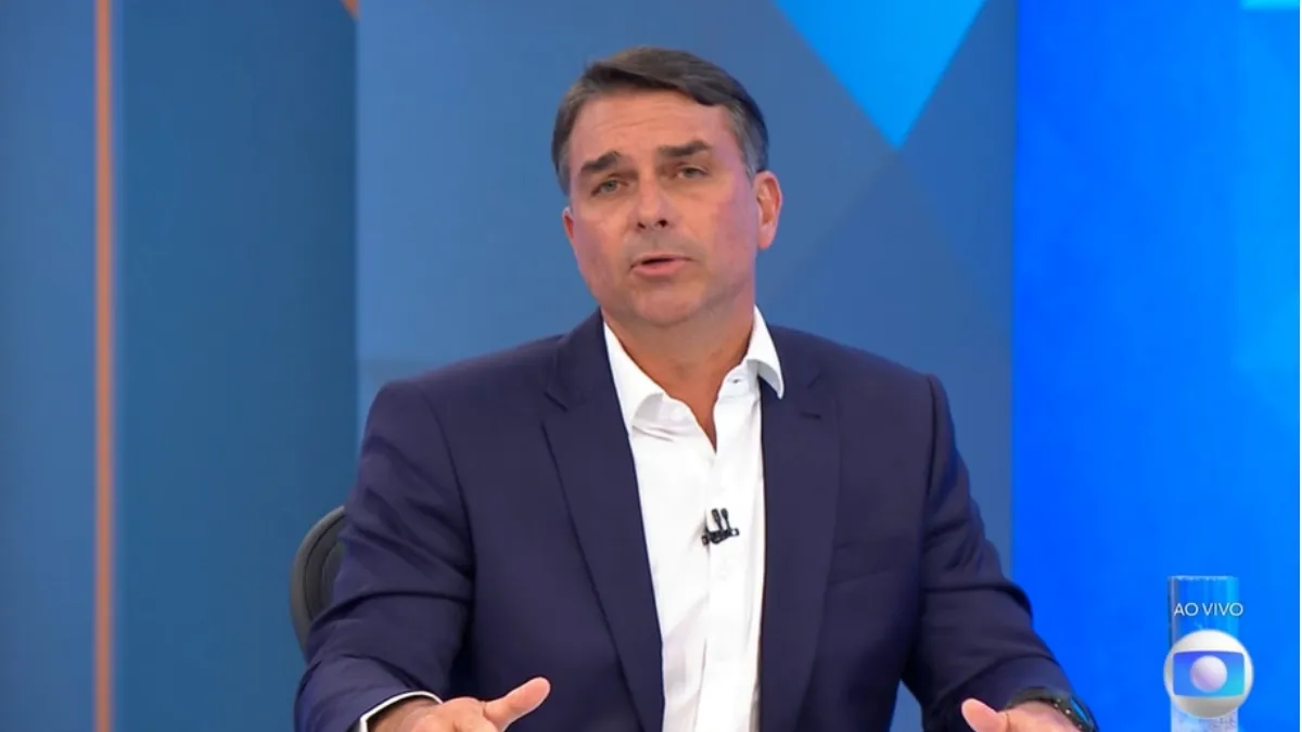 Flávio Bolsonaro na Globo: onde assistir e horário da entrevista desta sexta