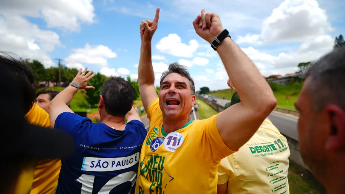 Flávio vence Lula na Papudinha, presídio que abriga Vorcaro