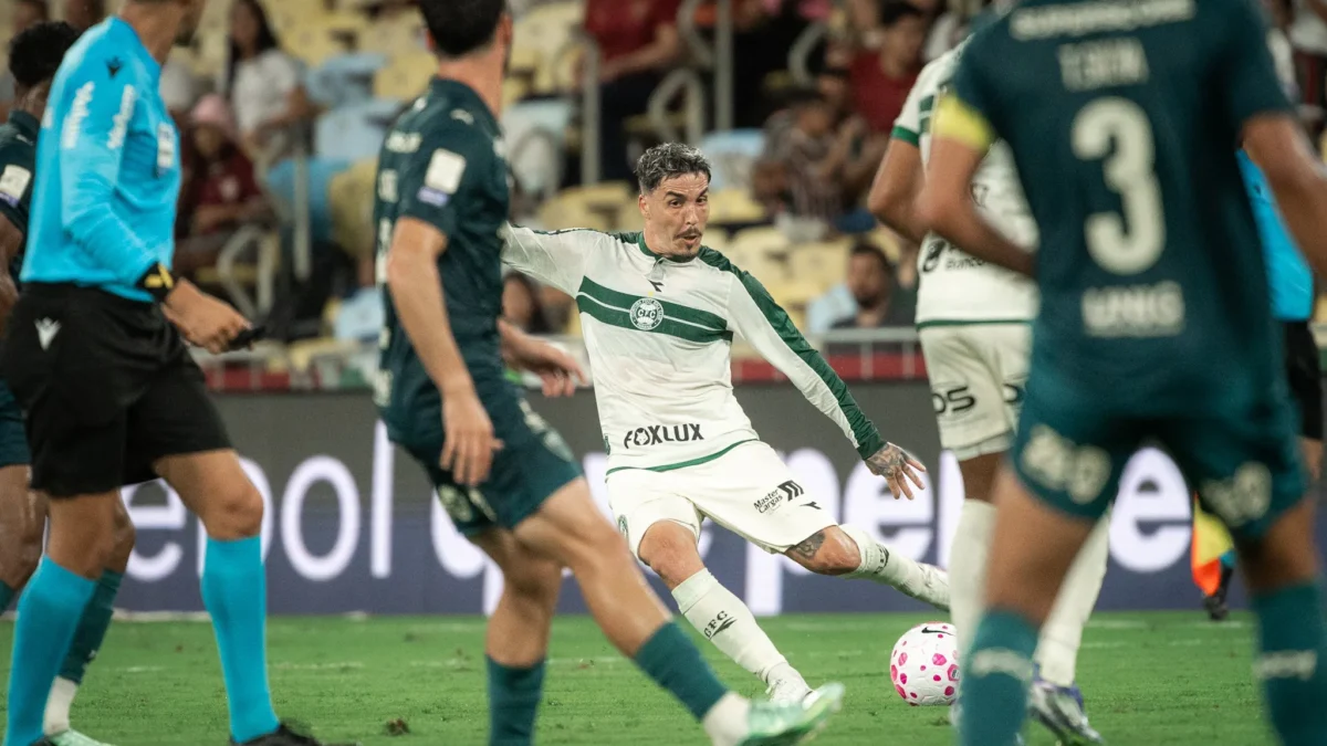 Fluminense goleia o Coritiba no Maracanã pelo Campeonato Brasileiro