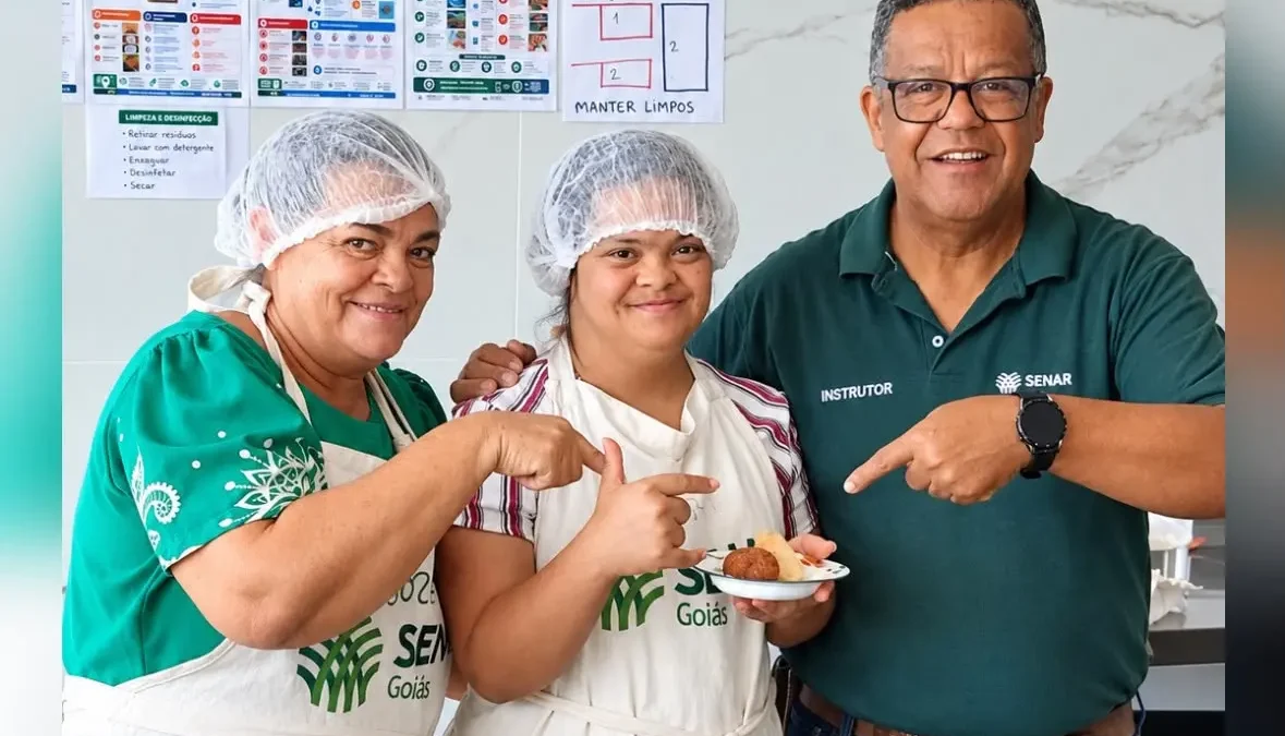 GO: Após curso de panificação, mãe planeja vender salgados junto da filha com síndrome de Down