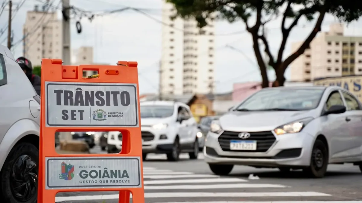 Goiânia terá bloqueios e mudanças no trânsito em cinco cemitérios no Dia de Finados