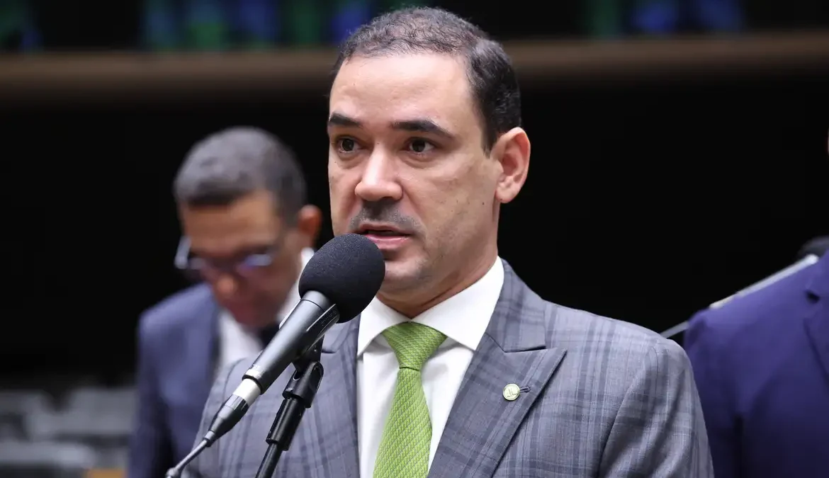 Goiano Vicentinho Júnior é eleito governador do Tocantins