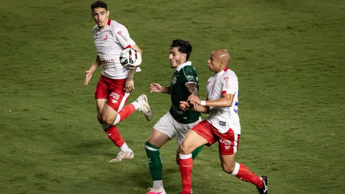 Goiás e Náutico ficam no zero a zero no primeiro tempo pela Série B
