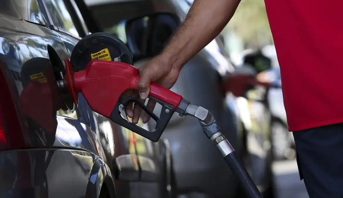 Goldman Sachs alerta para risco de Petrobras reajustar preço do diesel após 2º turno