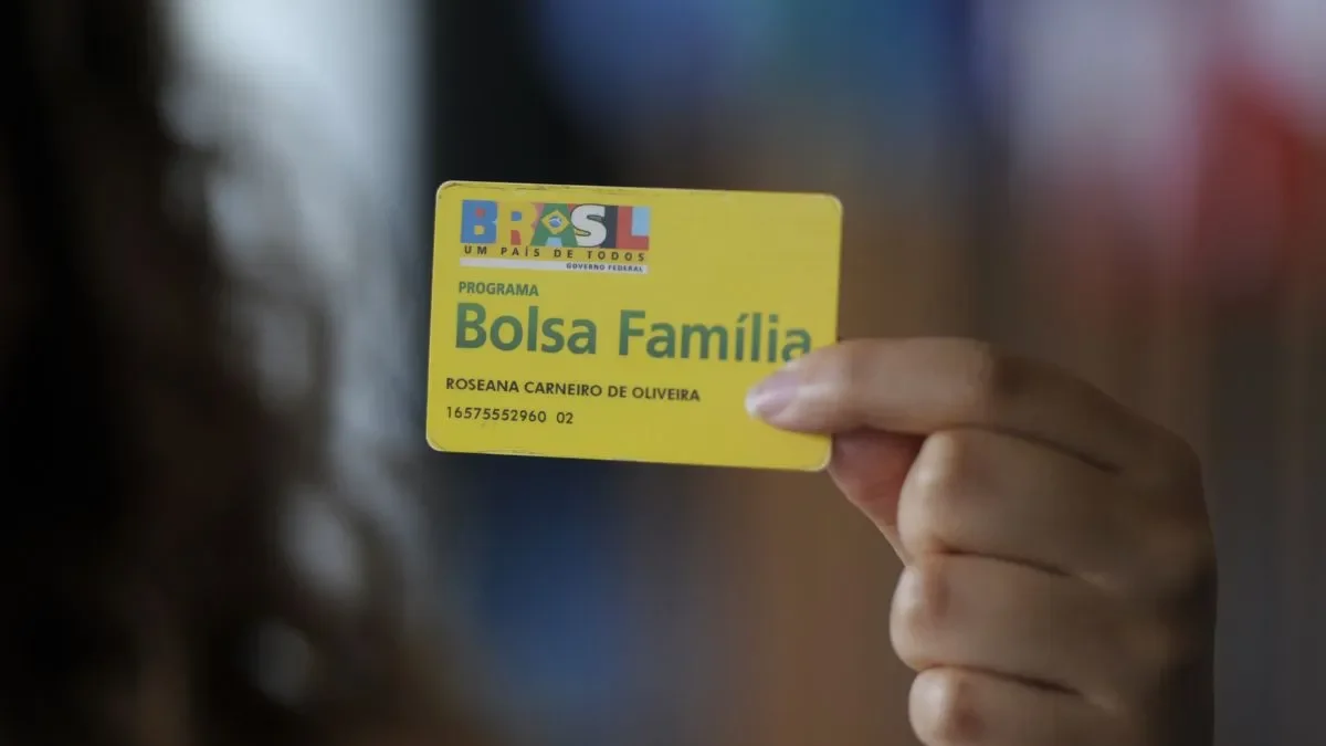 Governo antecipa Bolsa Família com reajuste de 15% antes do segundo turno; entenda