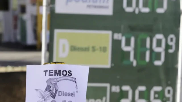 Governo federal renovará subsídio de R$ 2,12 por litro do diesel