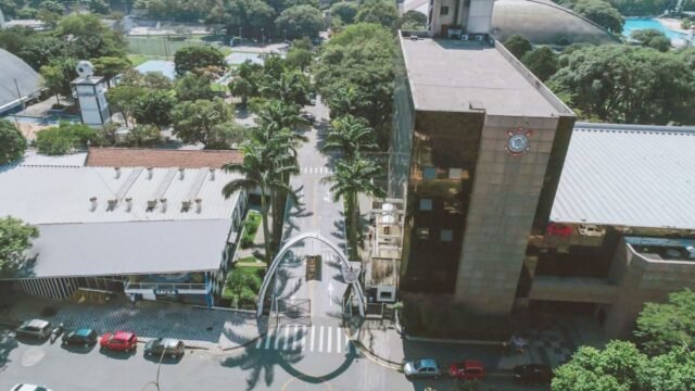 Grupo de advogados busca informações sobre contrato entre Corinthians e Caixa
