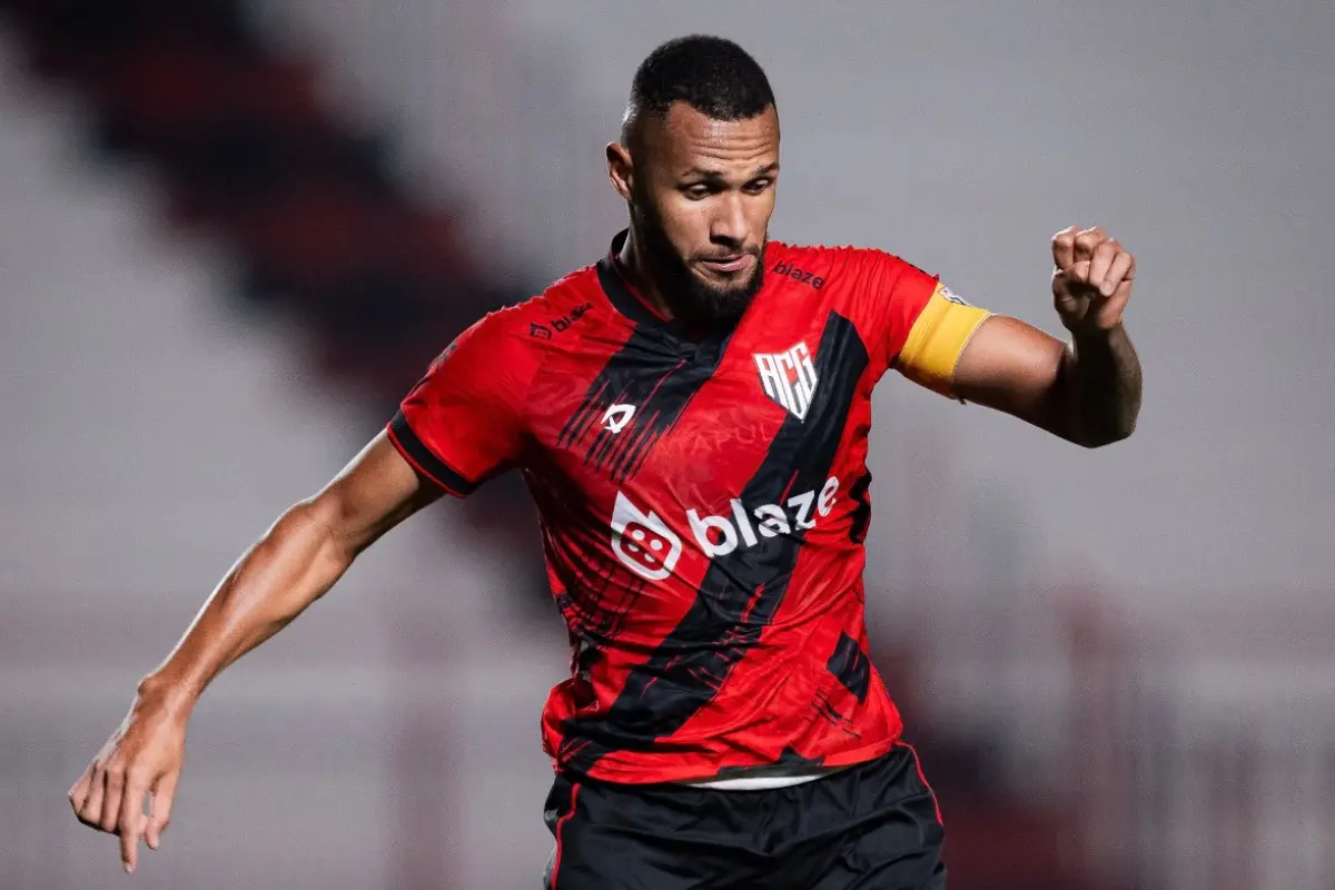 Gustavo Coutinho vive seca de gols em momento decisivo do Atlético na Série B