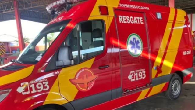 Homem cai de altura de 10 metros e sofre ferimento grave no rosto em Goiânia