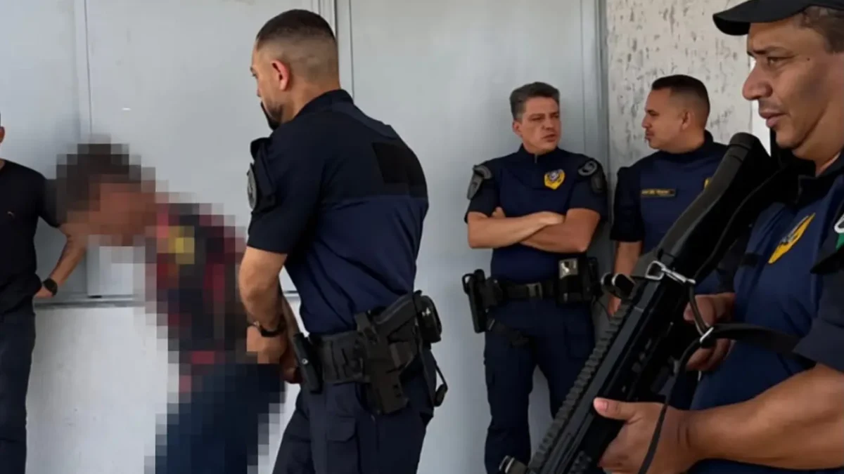 Homem que invadiu escola em Senador Canedo estava bêbado e queria ver o filho, que não estava no local