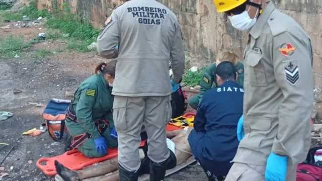 Homem sofre queda de 10 metros em laje no Jardim América e é levado ao Hugol